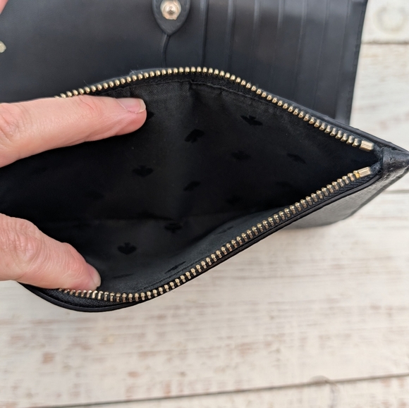 Kate Spade New York Leila Medium Pebbled Leather Phone Wristlet Black - Picture 8 of 8